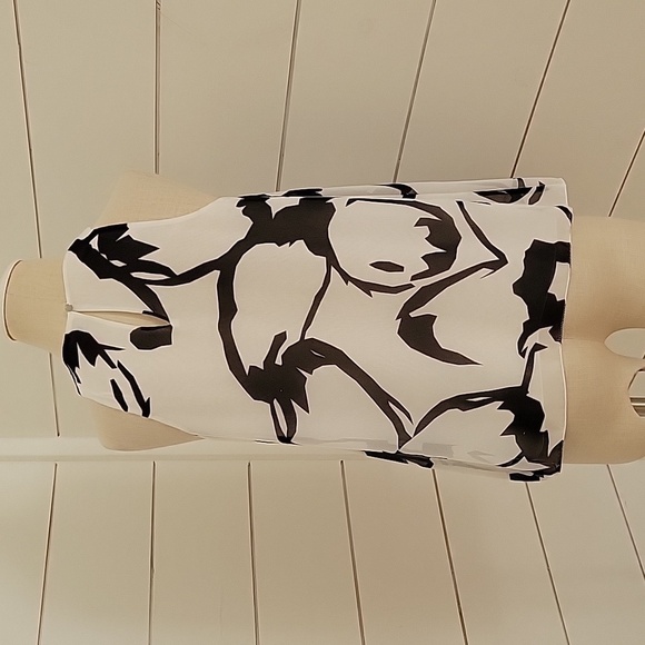 Vince Camuto XS sleeveless blouse sheer black and white abstract design - Picture 2 of 4